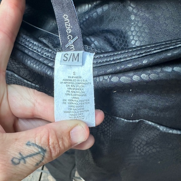 ONZIE Black Mid Waist Leggings ‘209 coco’ Size Small/Medium - Picture 8 of 8